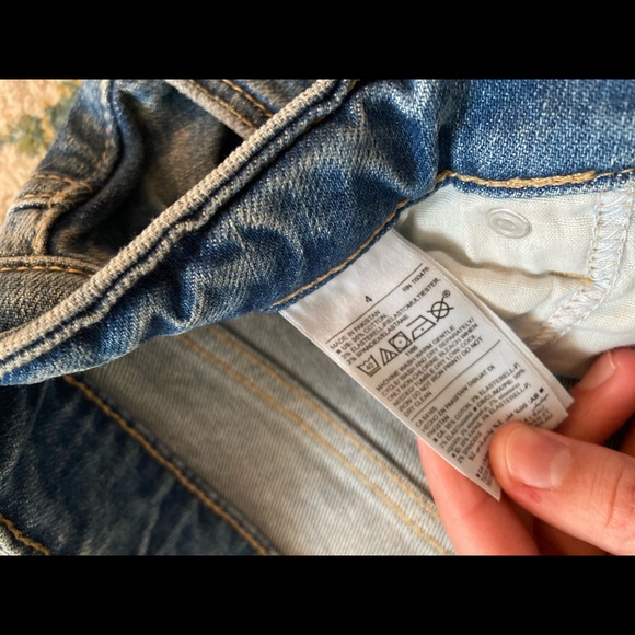 Old Navy denim skirt. Excellent condition, looks new. - Picture 5 of 6